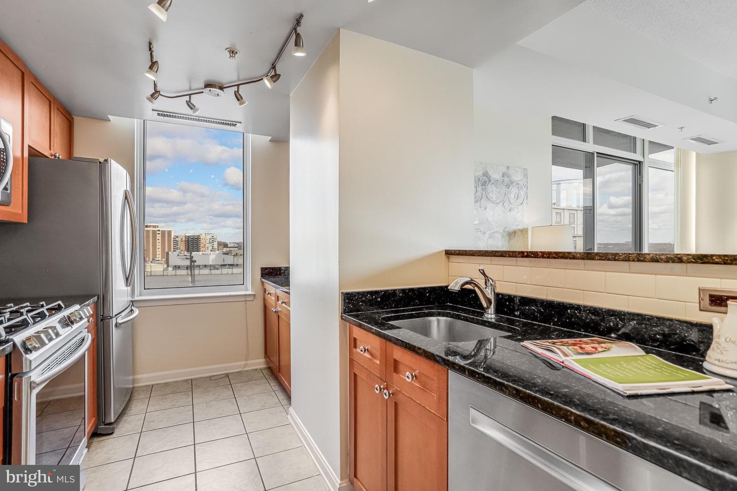 930 Wayne Avenue #1009 photo 10
