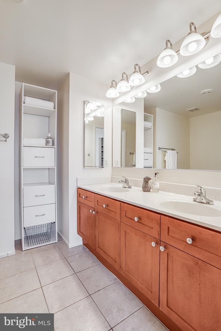 930 Wayne Avenue #1009 photo 17