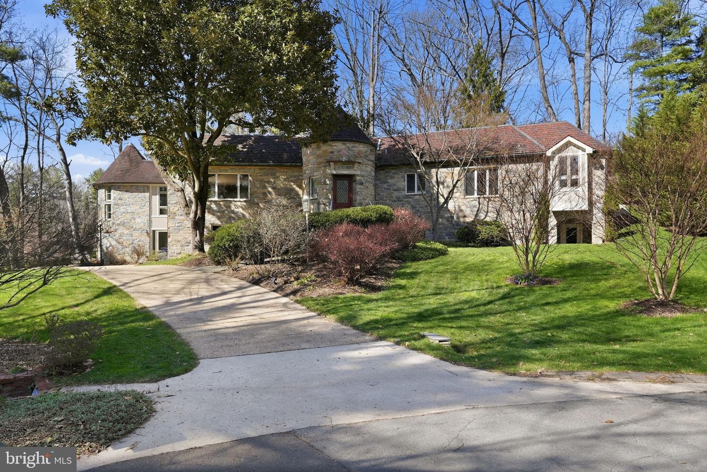 7709 Arrowood Court photo 2