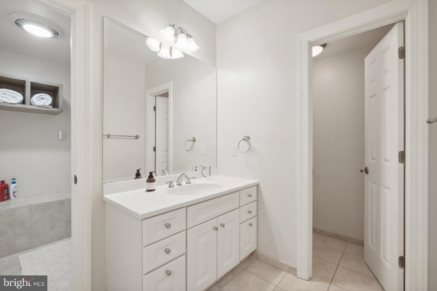 11724 Gainsborough Road photo 52