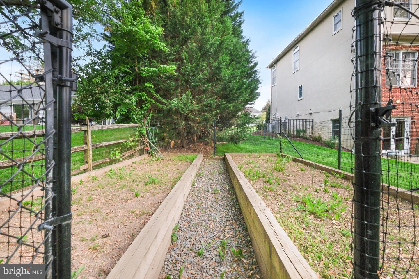 11724 Gainsborough Road photo 72