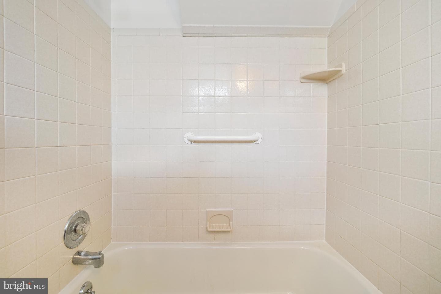 902 Jackson Avenue photo 25