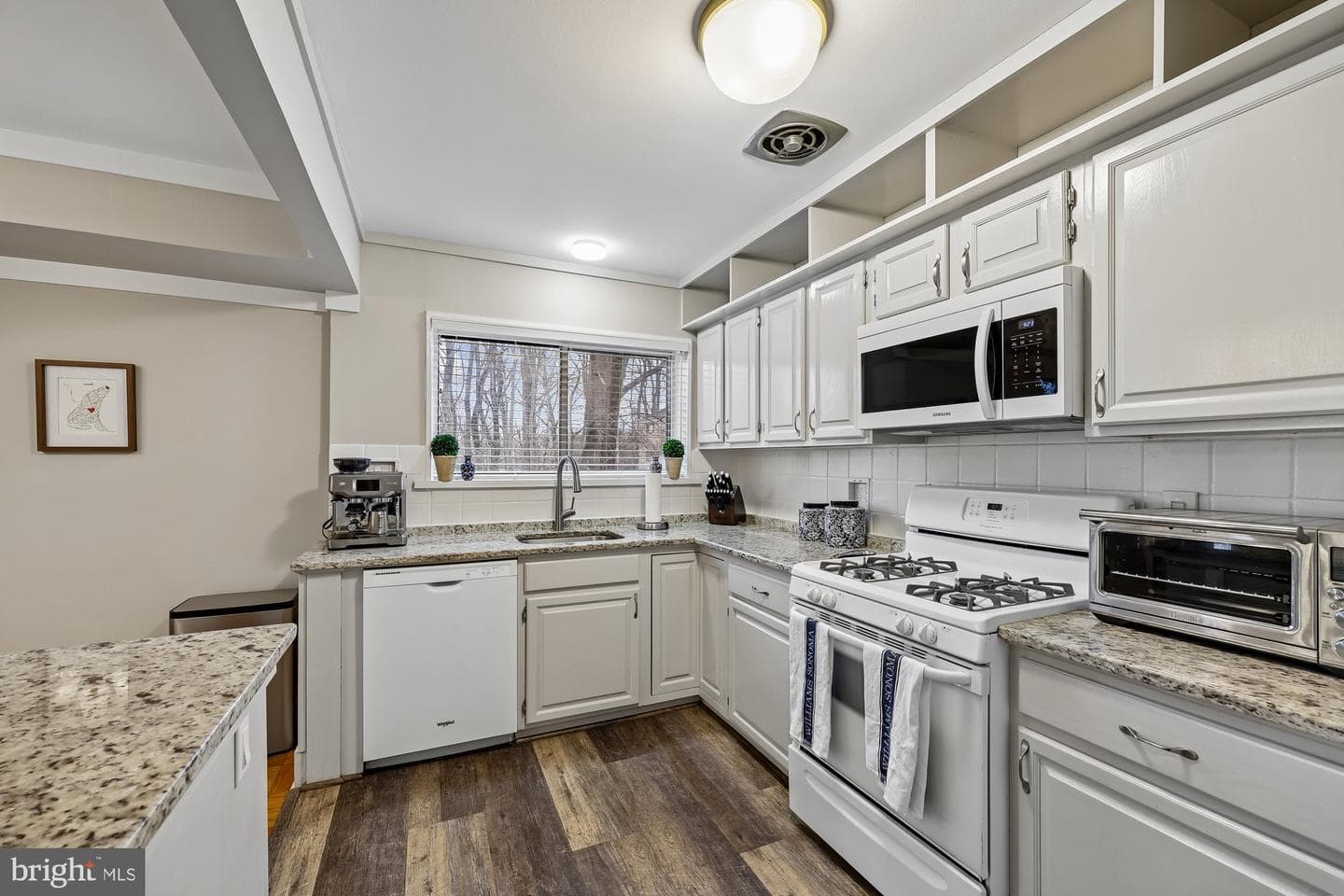 10619 Montrose Avenue #102 photo 16