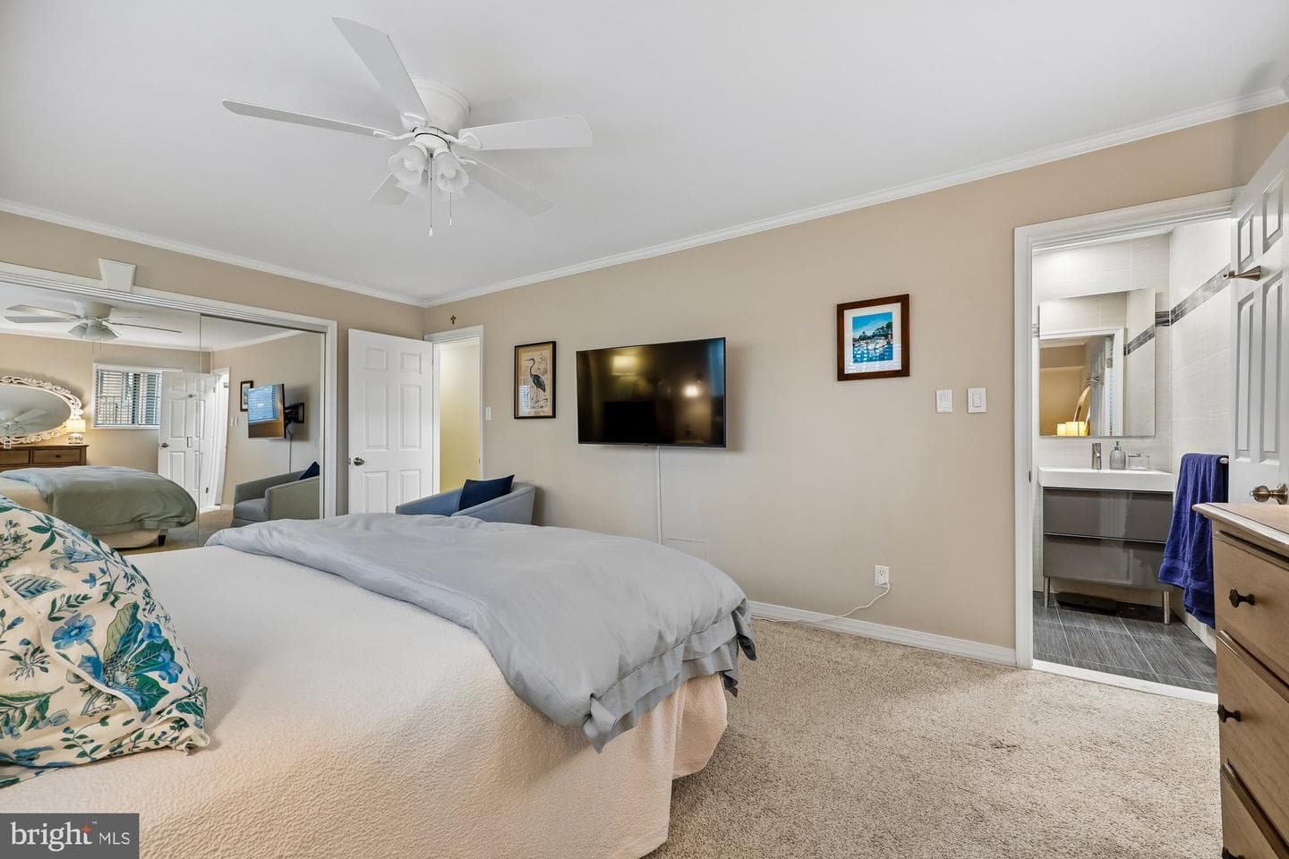 10619 Montrose Avenue #102 photo 22