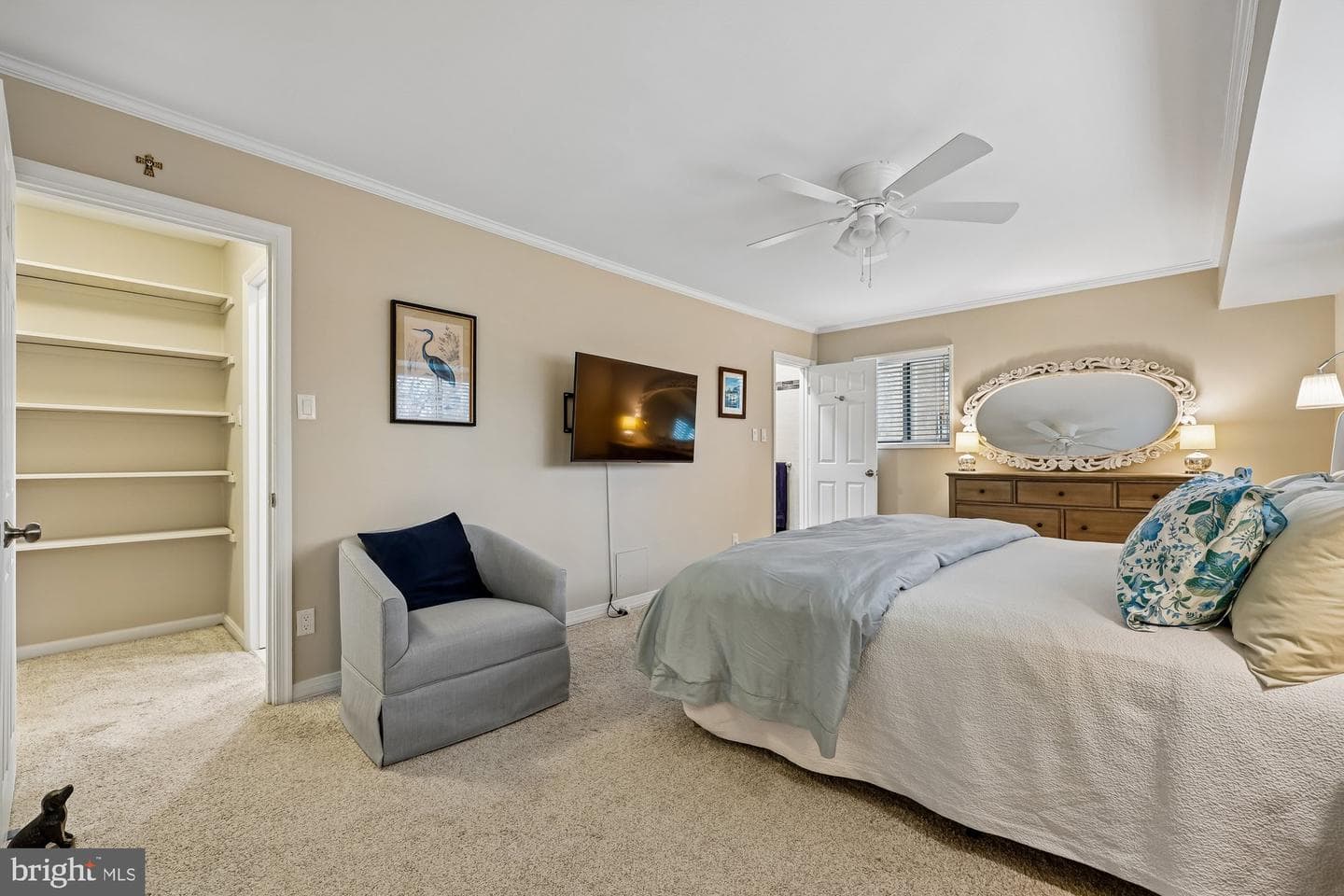 10619 Montrose Avenue #102 photo 23