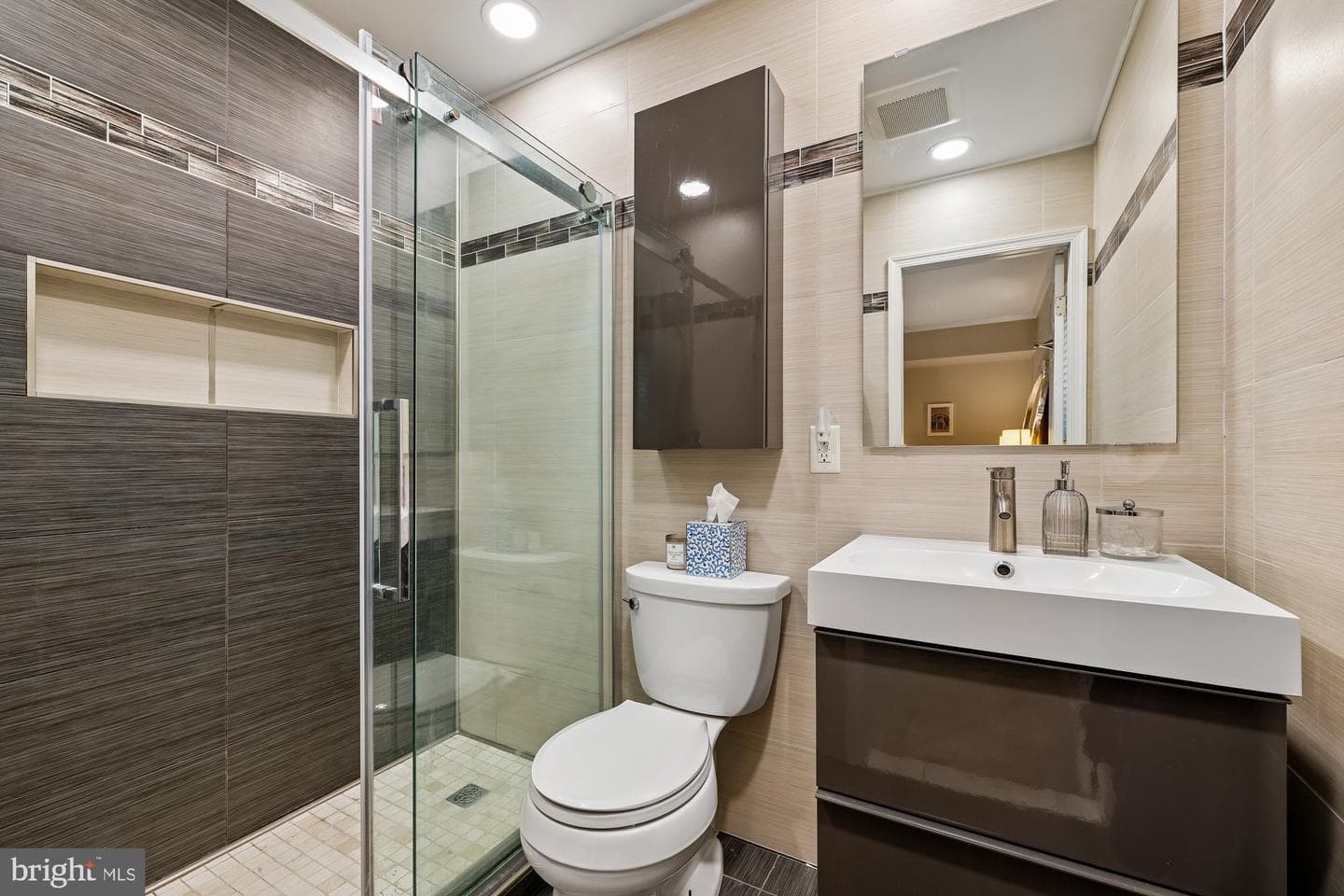 10619 Montrose Avenue #102 photo 24