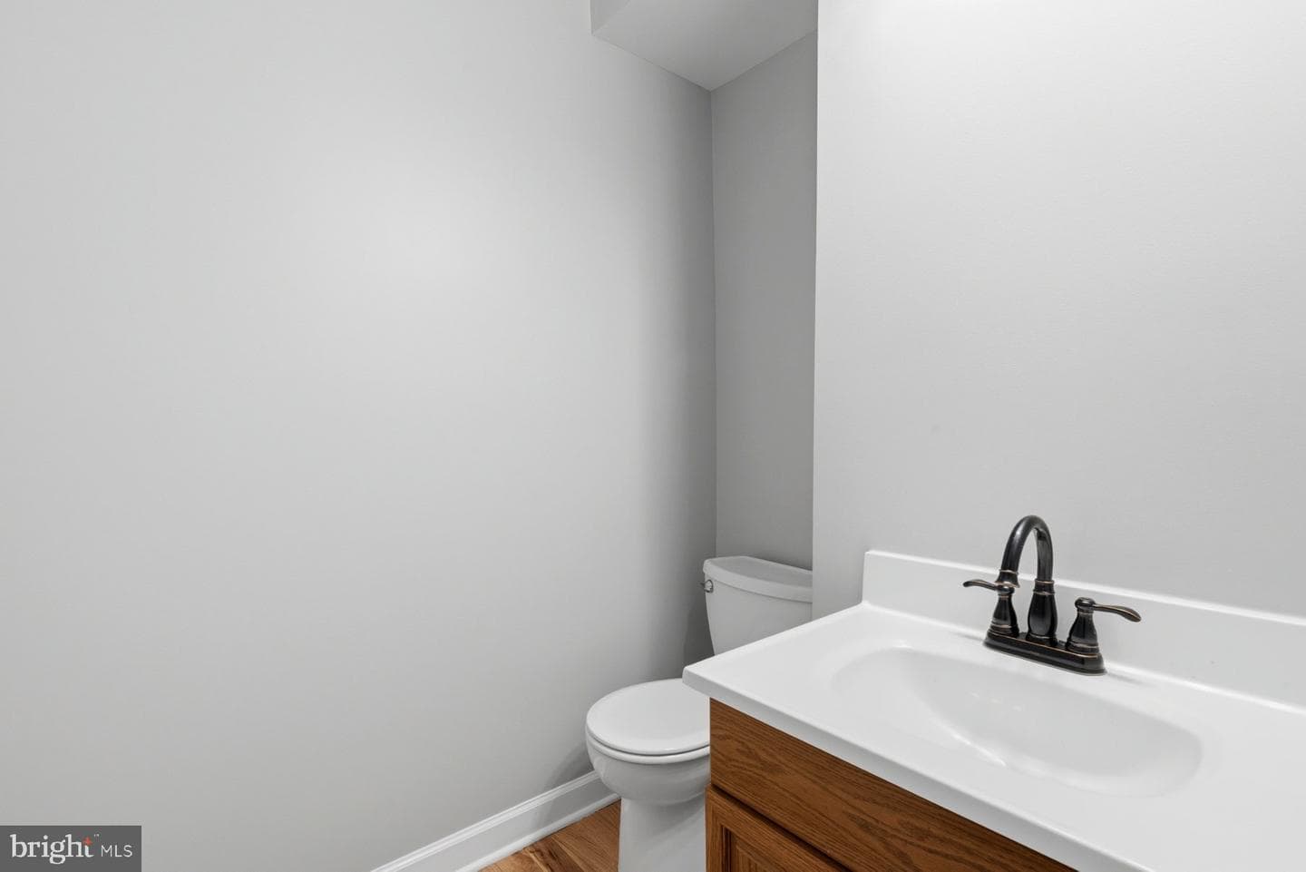 17736 Larchmont Terrace photo 8