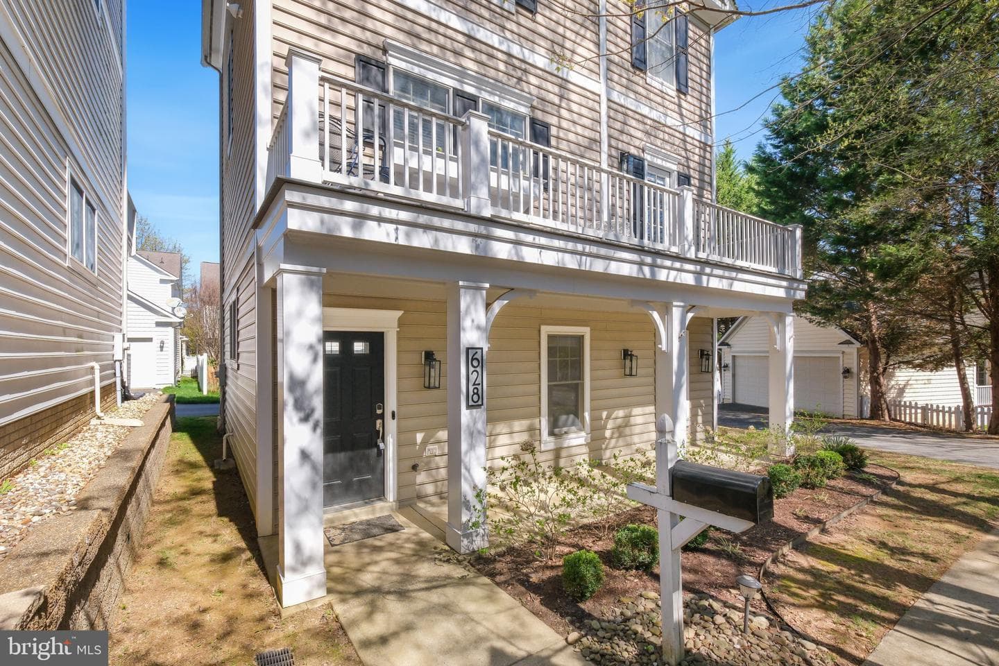 628 Bright Meadow Mews photo 2