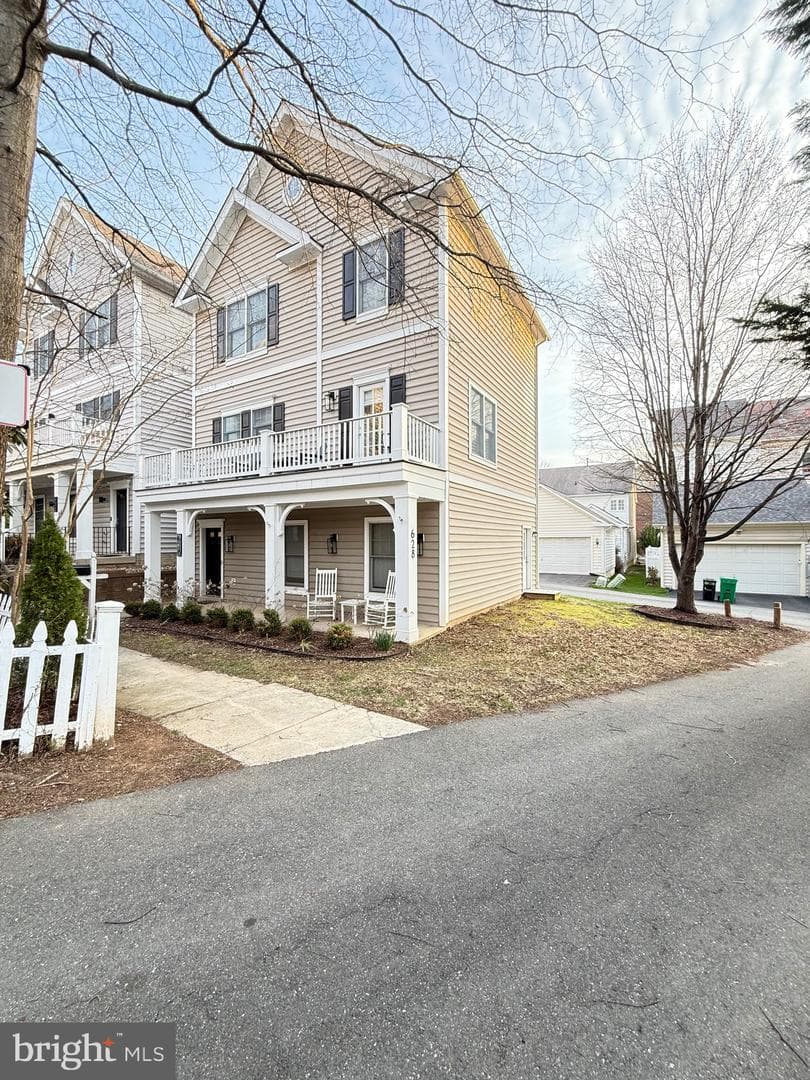 628 Bright Meadow Mews photo 3