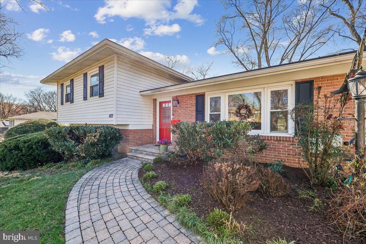 823 Diamond Drive photo 2