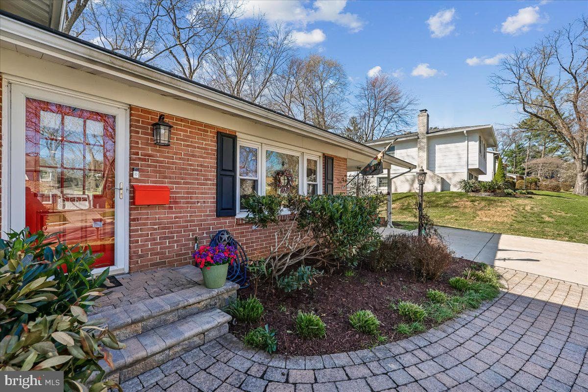 823 Diamond Drive photo 3