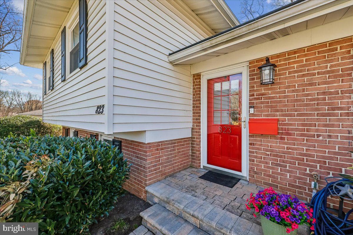 823 Diamond Drive photo 4