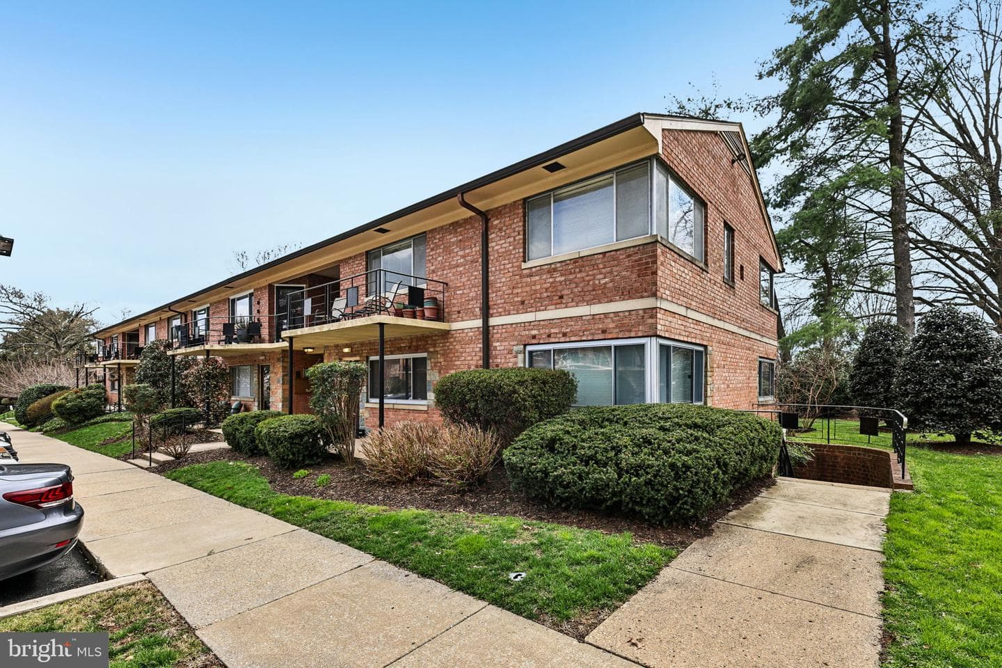 5013 Sentinel Drive #70