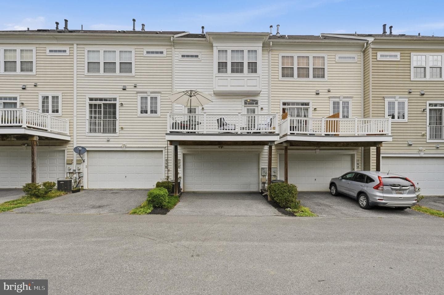 772 Raven Avenue photo 29