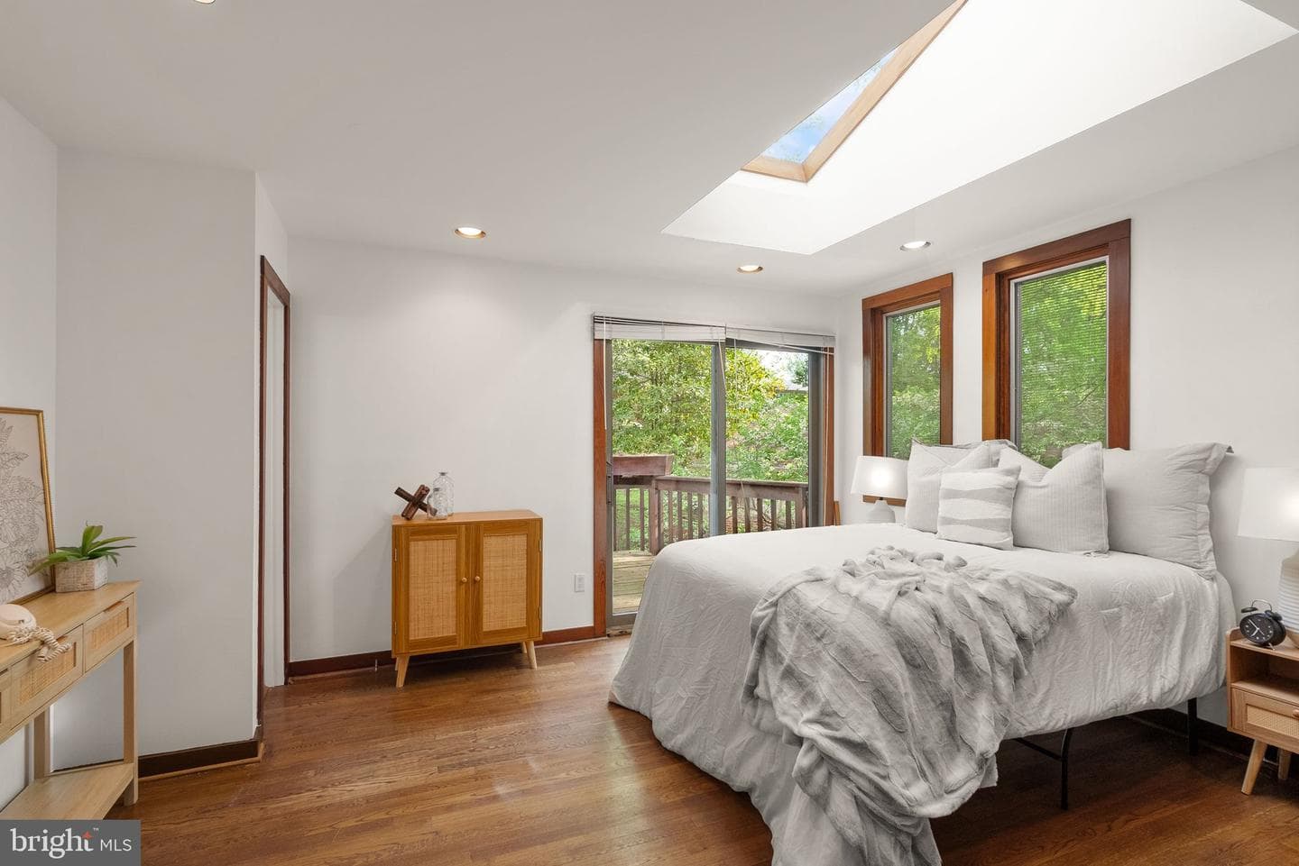 5927 Onondaga Road photo 20