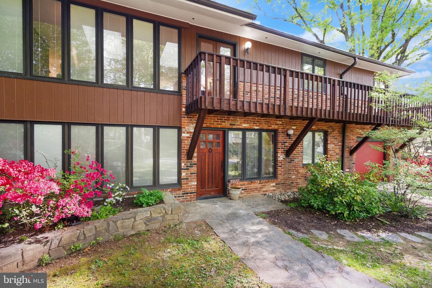 5927 Onondaga Road photo 3