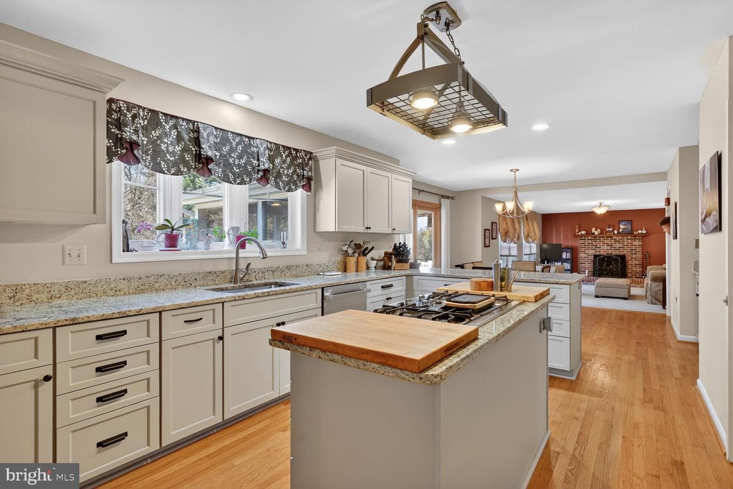 2036 Mayflower Drive photo 7