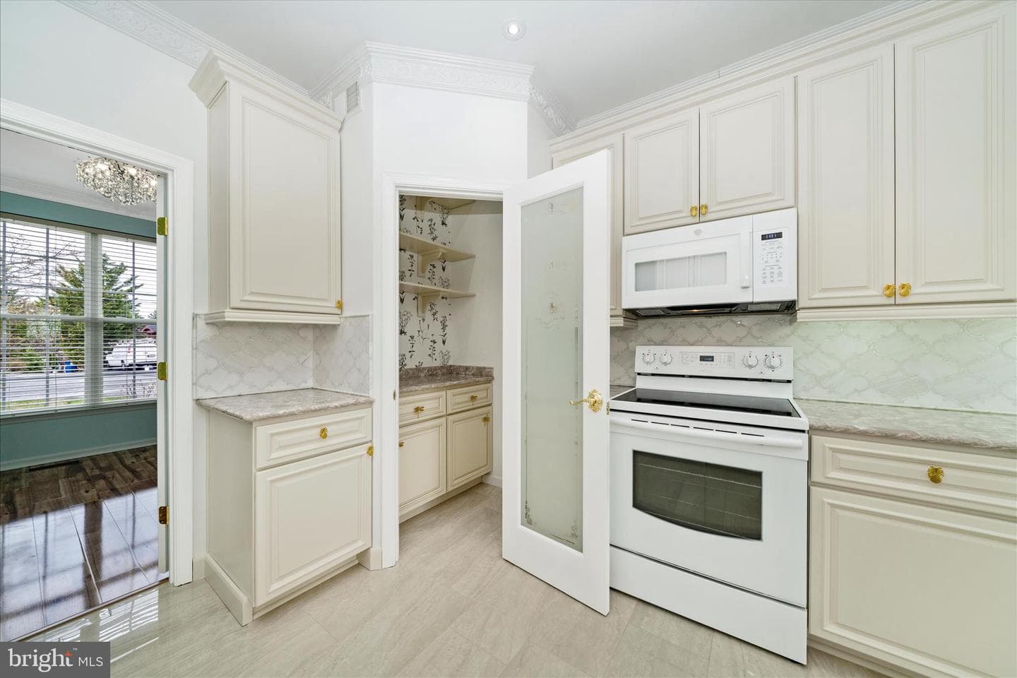 26031 Mount Vernon Avenue photo 14