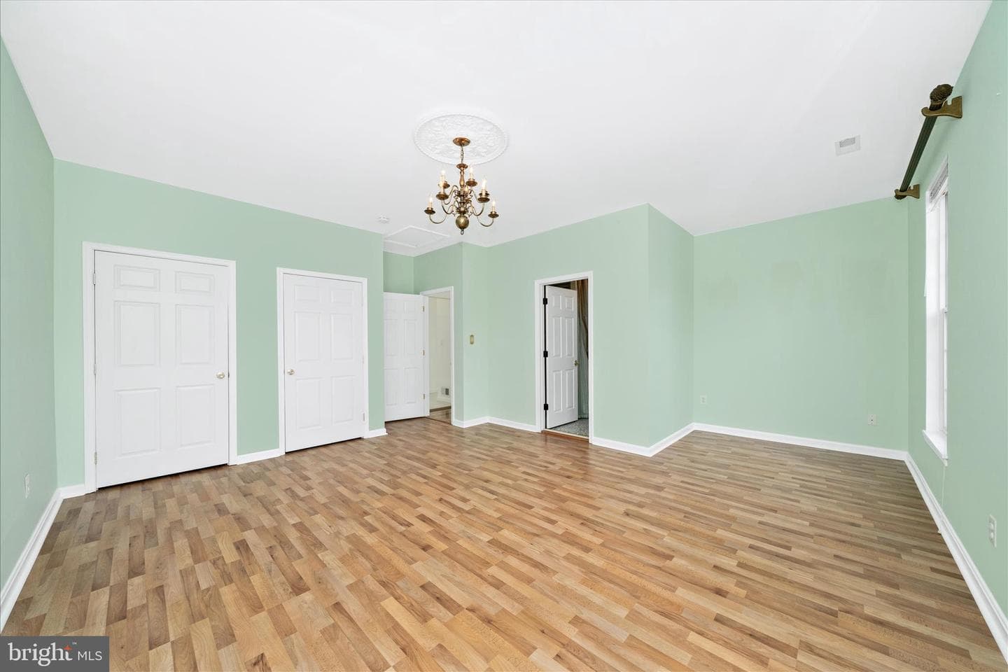 26031 Mount Vernon Avenue photo 22
