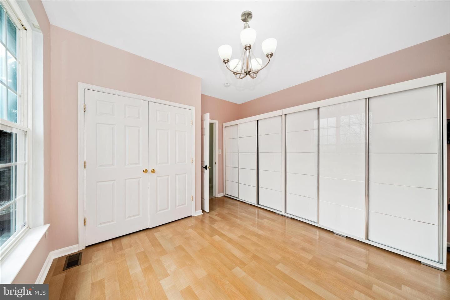 26031 Mount Vernon Avenue photo 26