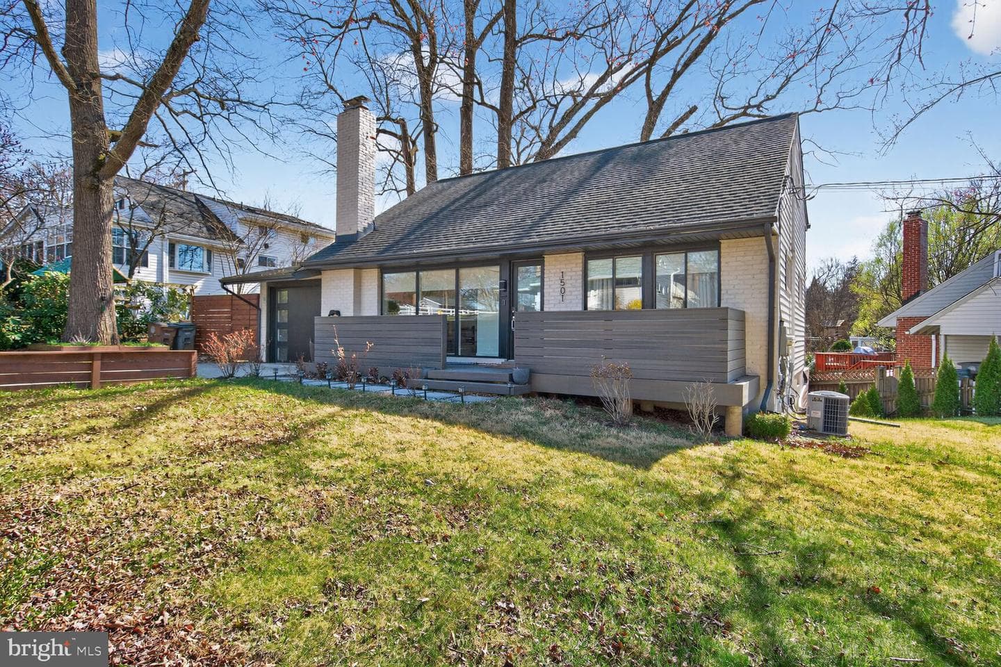 1501 Bradley Avenue photo 2