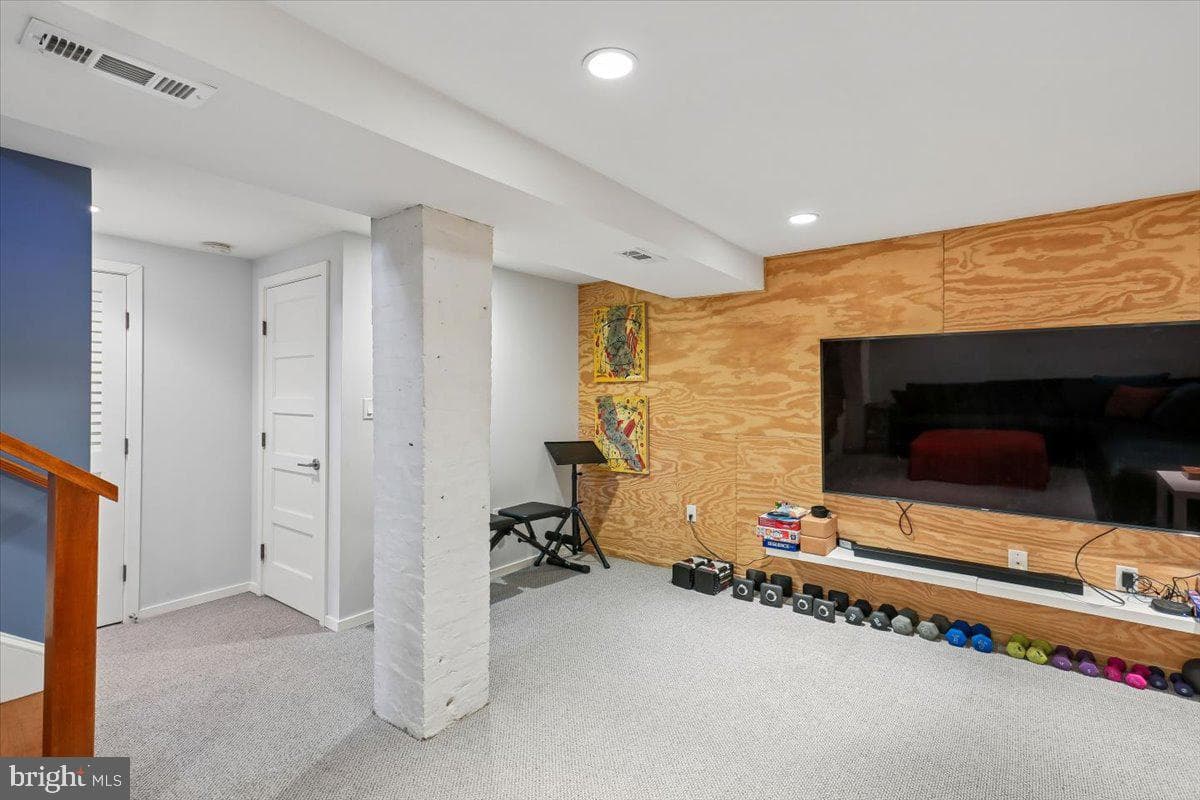 6404 Western Avenue photo 68