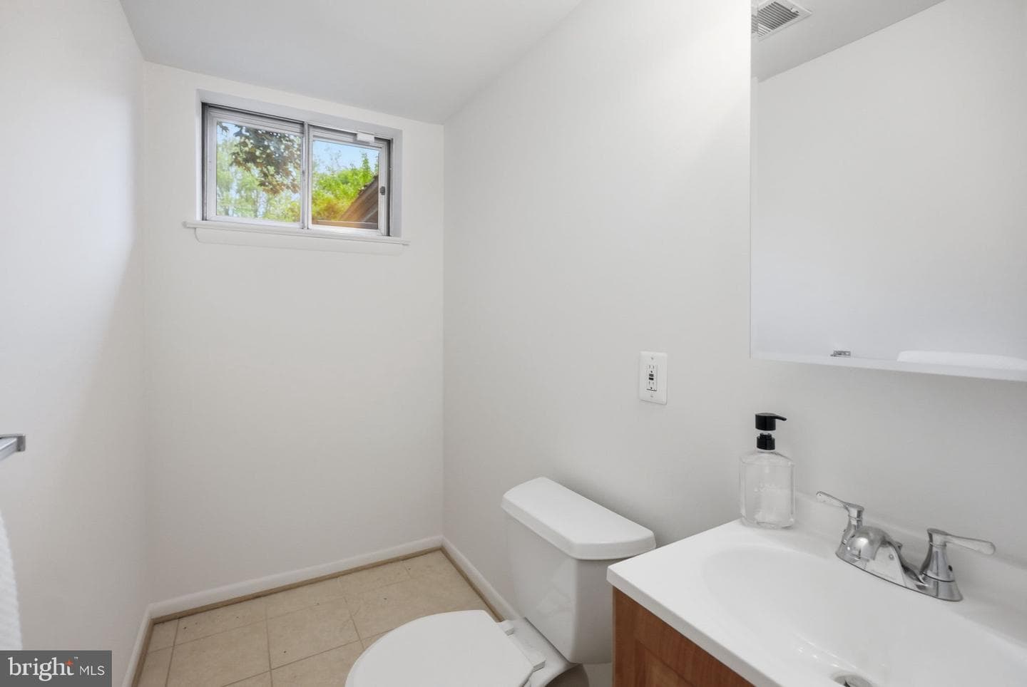 748 Beall Avenue photo 29