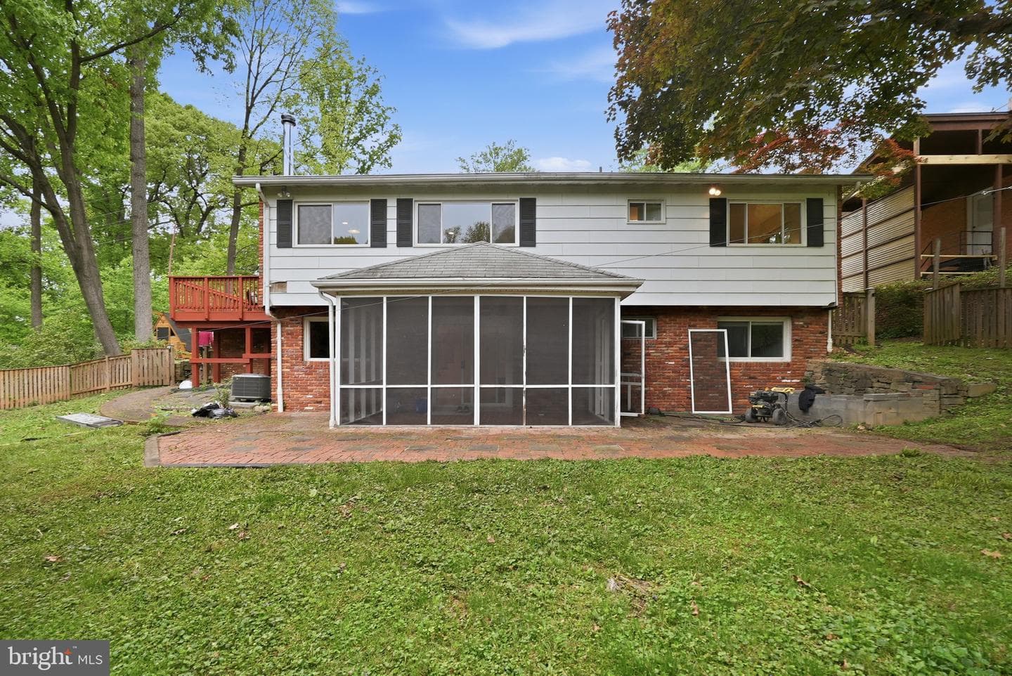 748 Beall Avenue photo 34