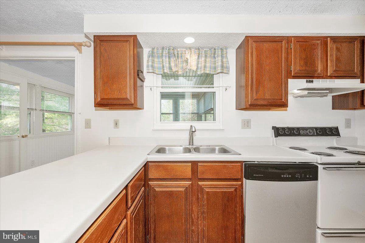 24224 Newbury Road photo 19