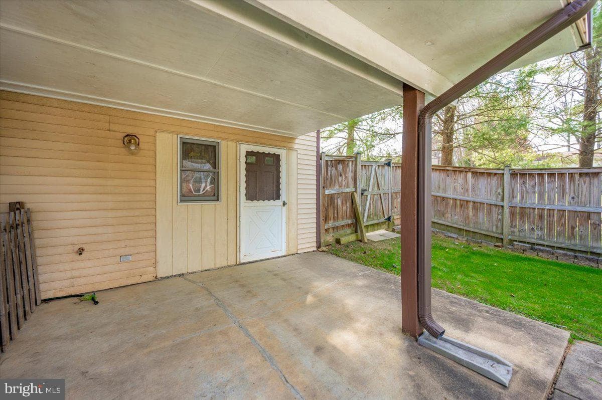 24224 Newbury Road photo 49