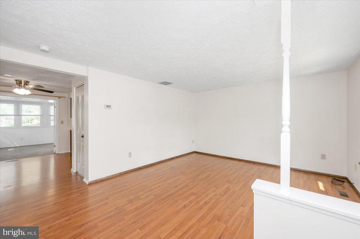 24224 Newbury Road photo 8