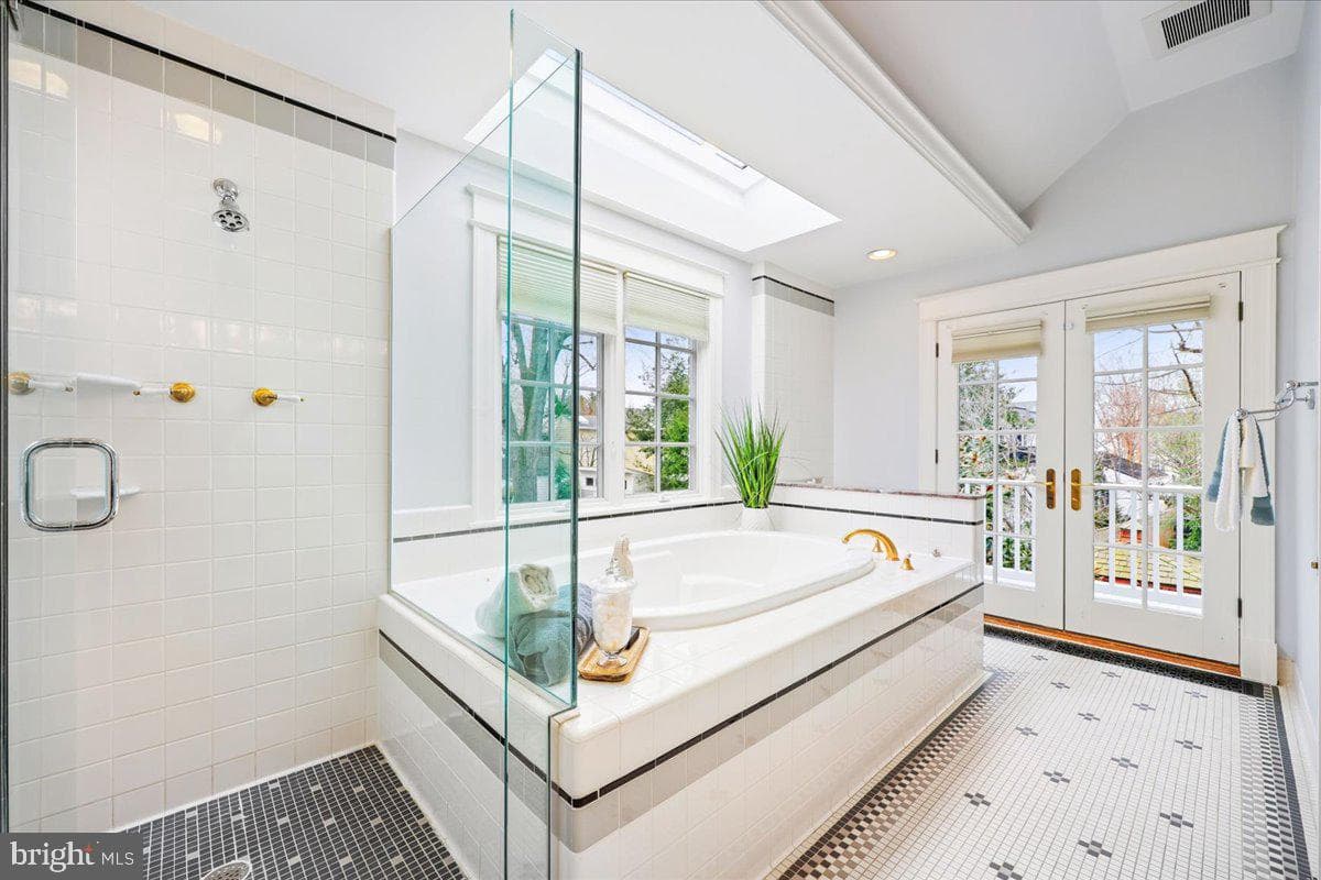 4913 Chevy Chase Boulevard photo 34