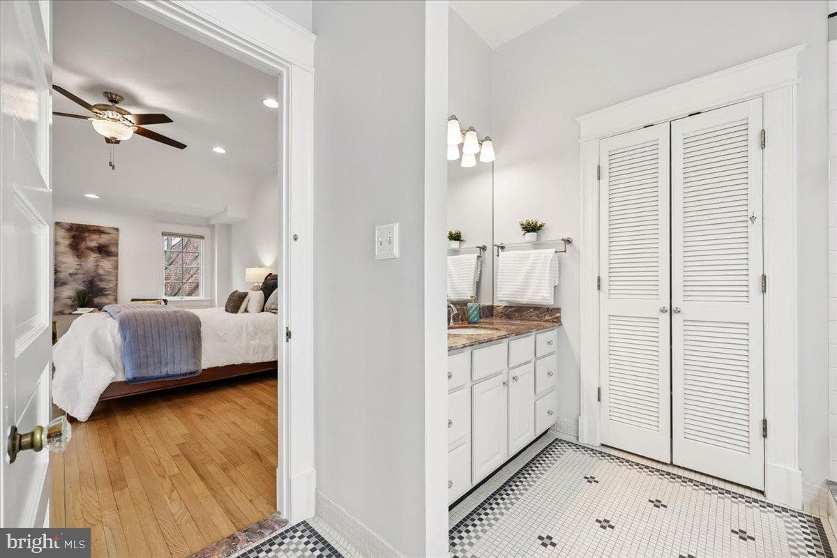 4913 Chevy Chase Boulevard photo 35