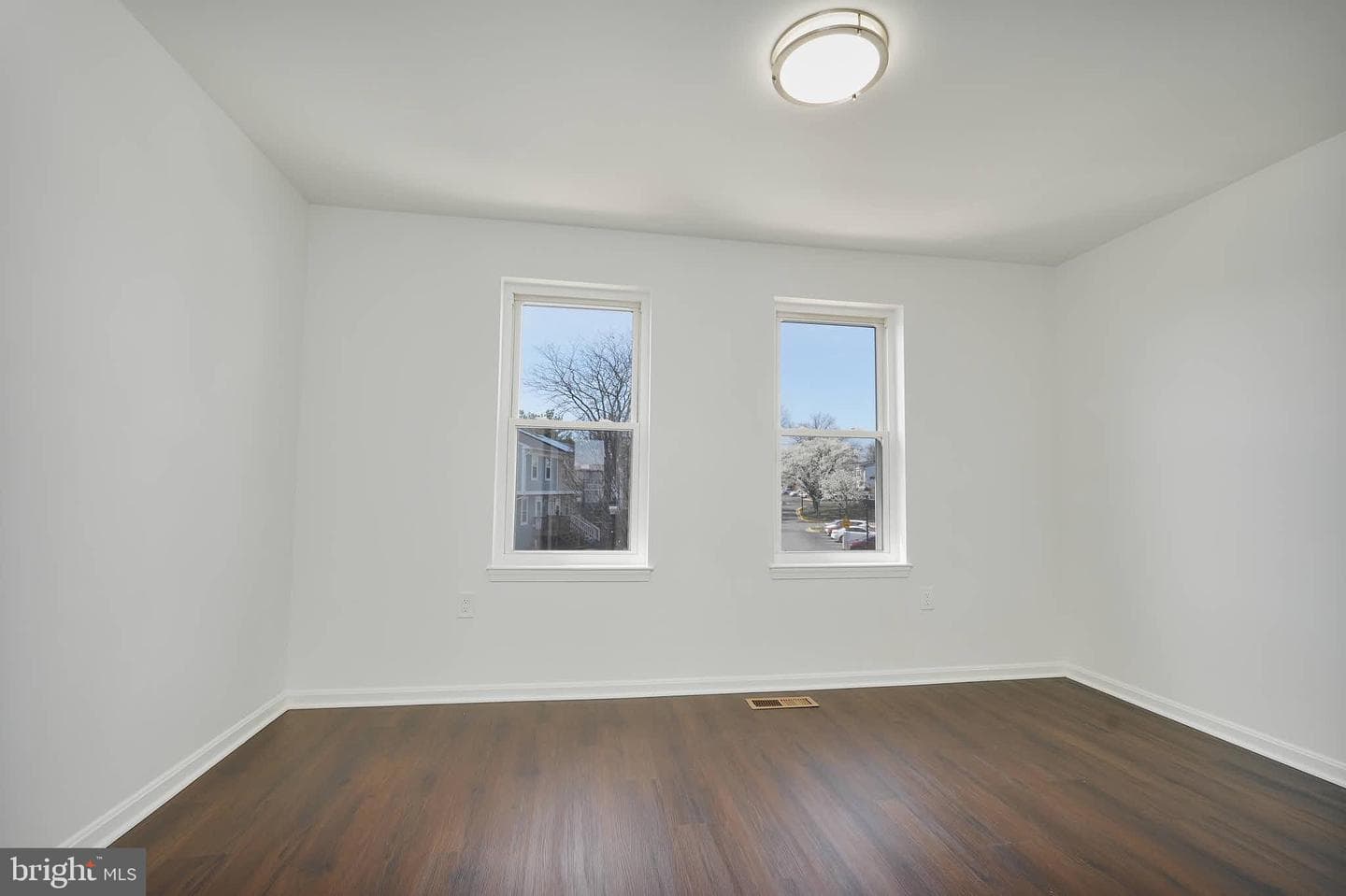 3034 Shepperton Terrace photo 17