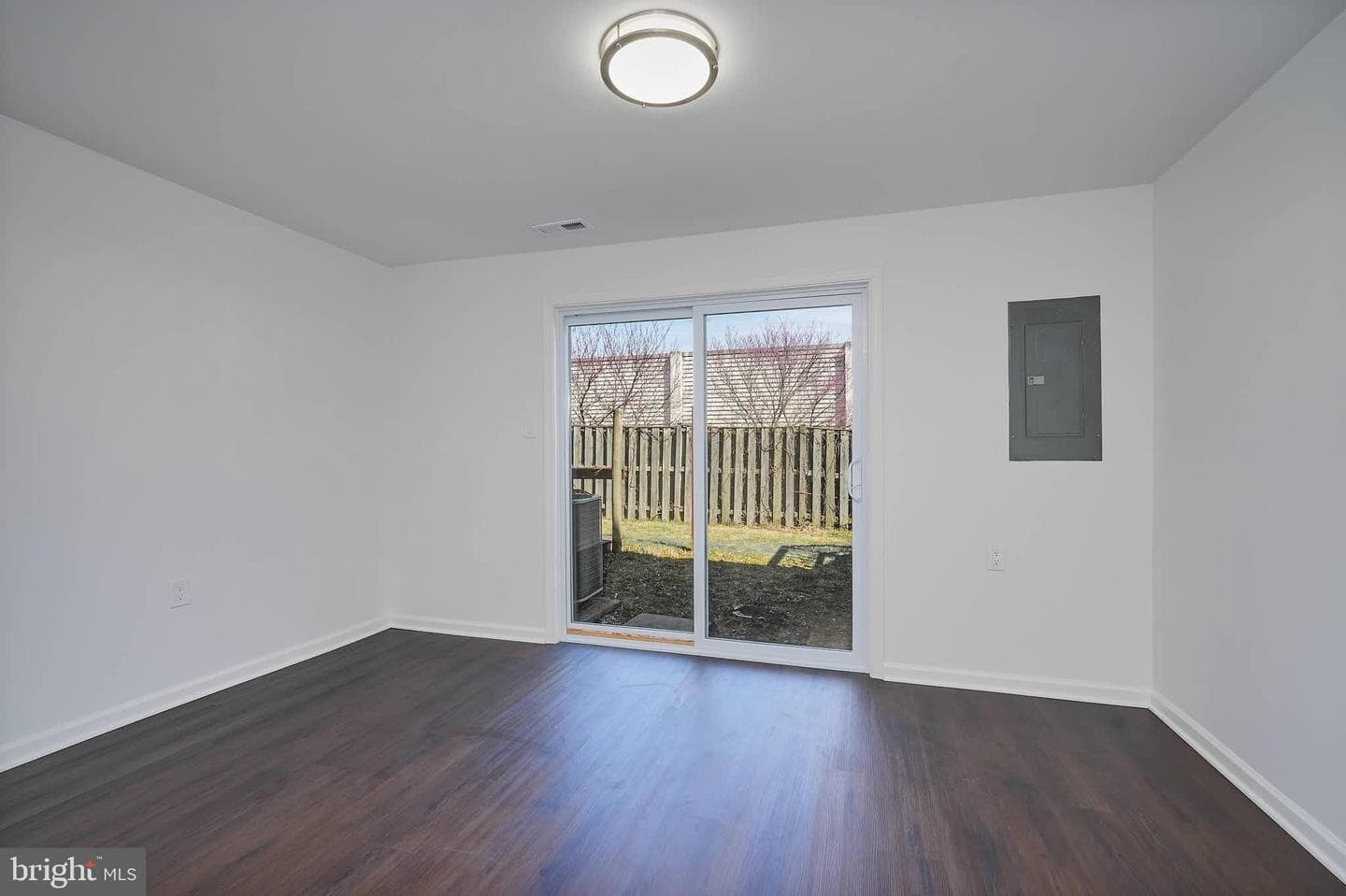 3034 Shepperton Terrace photo 29
