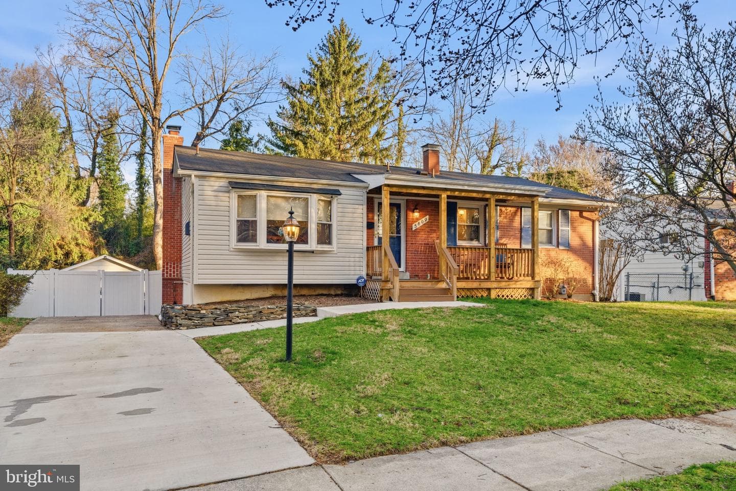 5609 Pier Drive photo 4