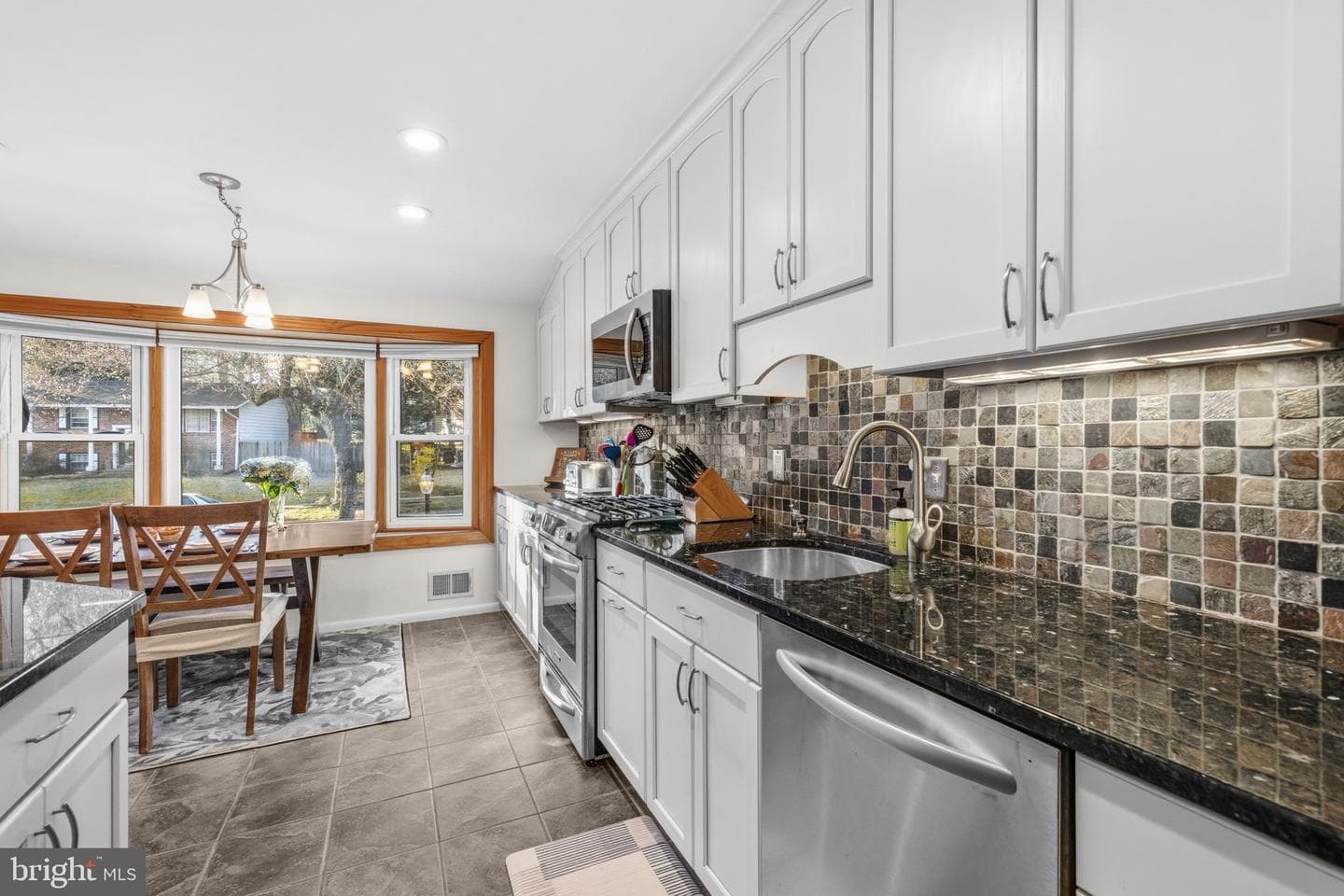 5609 Pier Drive photo 9