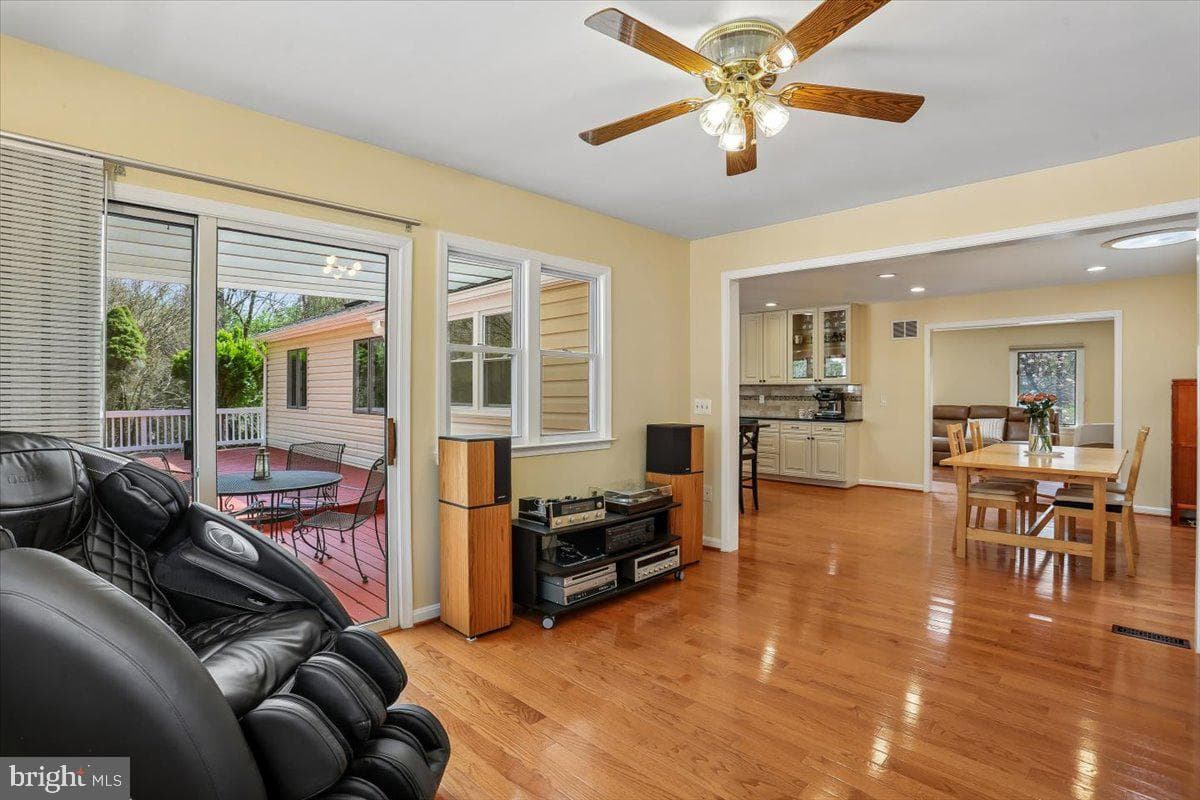 11415 Bedfordshire Avenue photo 16