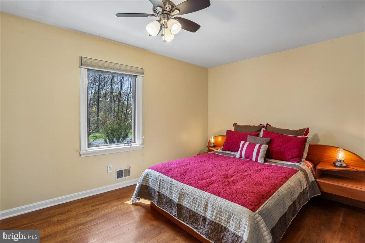 11415 Bedfordshire Avenue photo 17