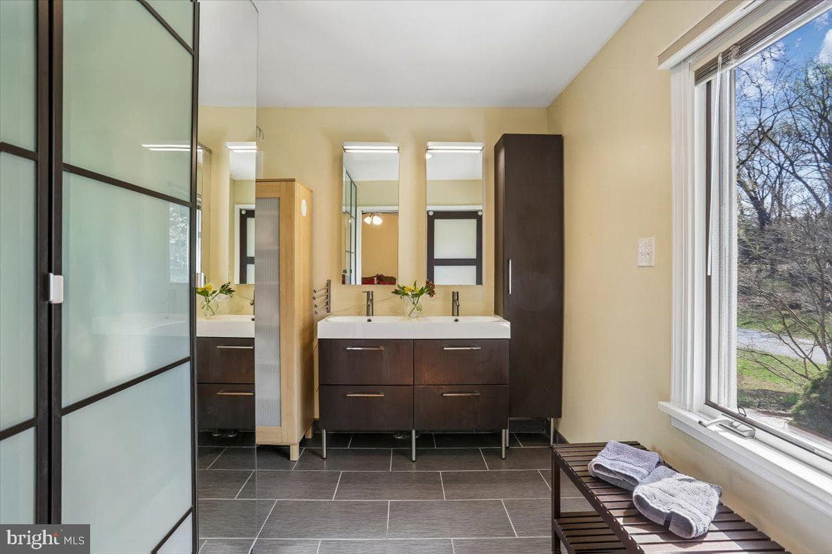 11415 Bedfordshire Avenue photo 20
