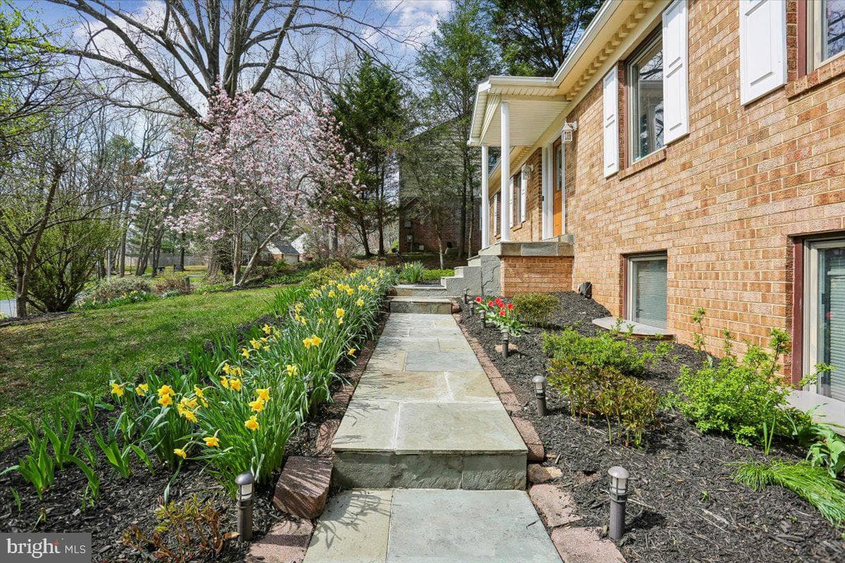 11415 Bedfordshire Avenue photo 3