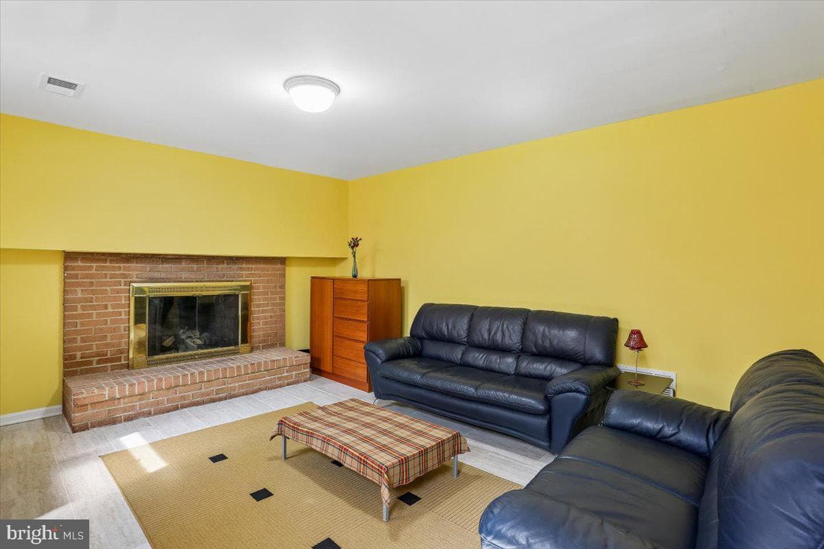 11415 Bedfordshire Avenue photo 30