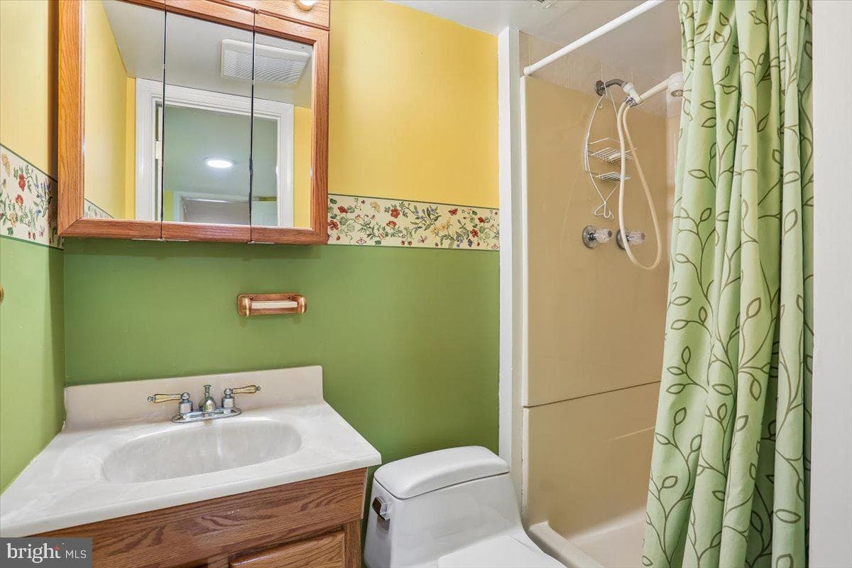 11415 Bedfordshire Avenue photo 35