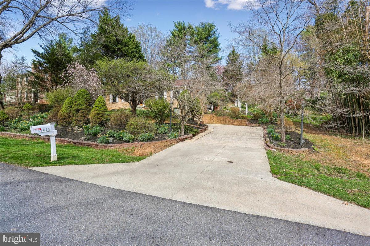 11415 Bedfordshire Avenue photo 38