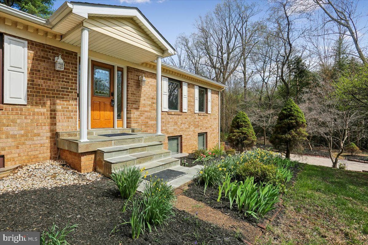 11415 Bedfordshire Avenue photo 4