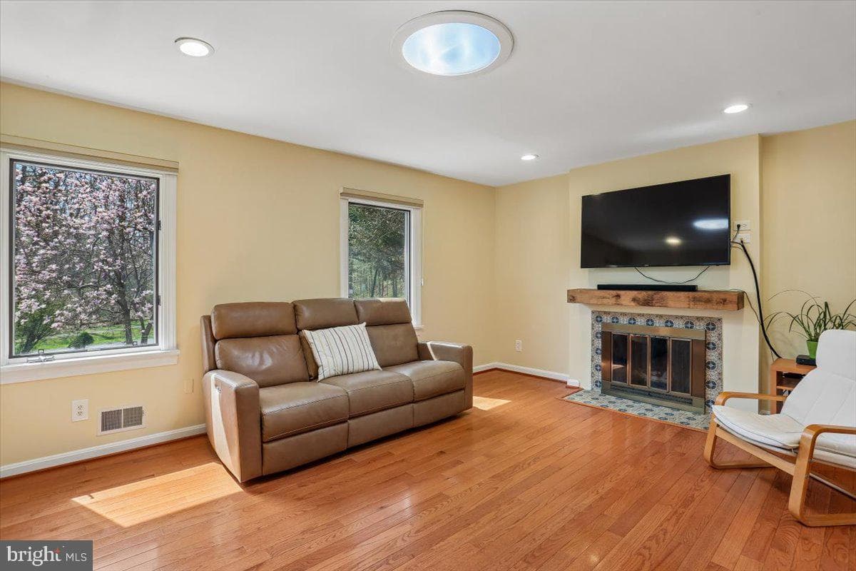 11415 Bedfordshire Avenue photo 6