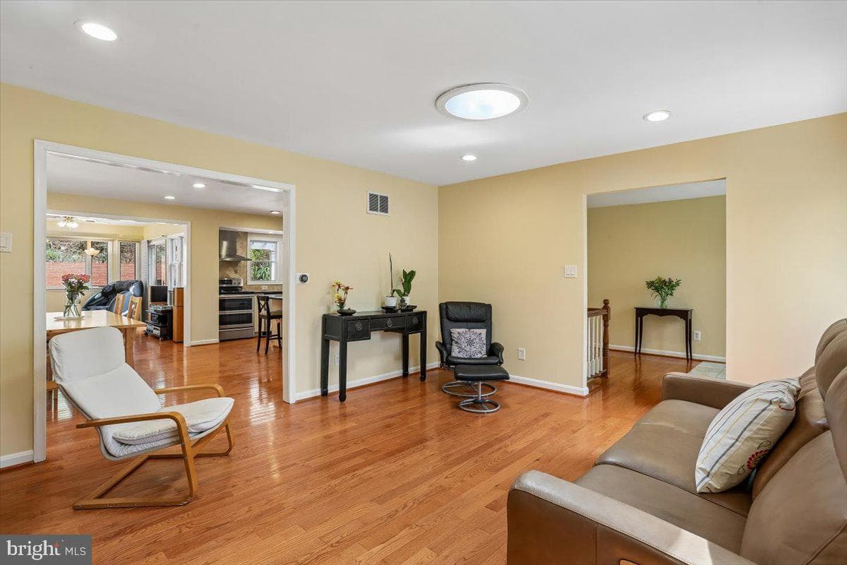 11415 Bedfordshire Avenue photo 8