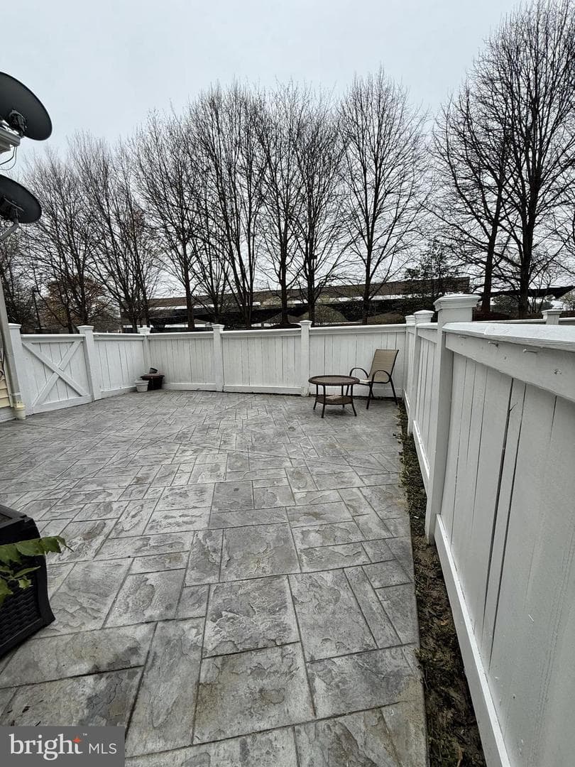 809 Royal Crescent photo 39