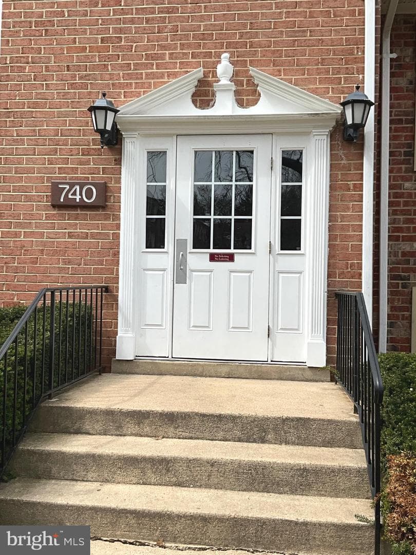 740 Quince Orchard Boulevard #202 photo 2