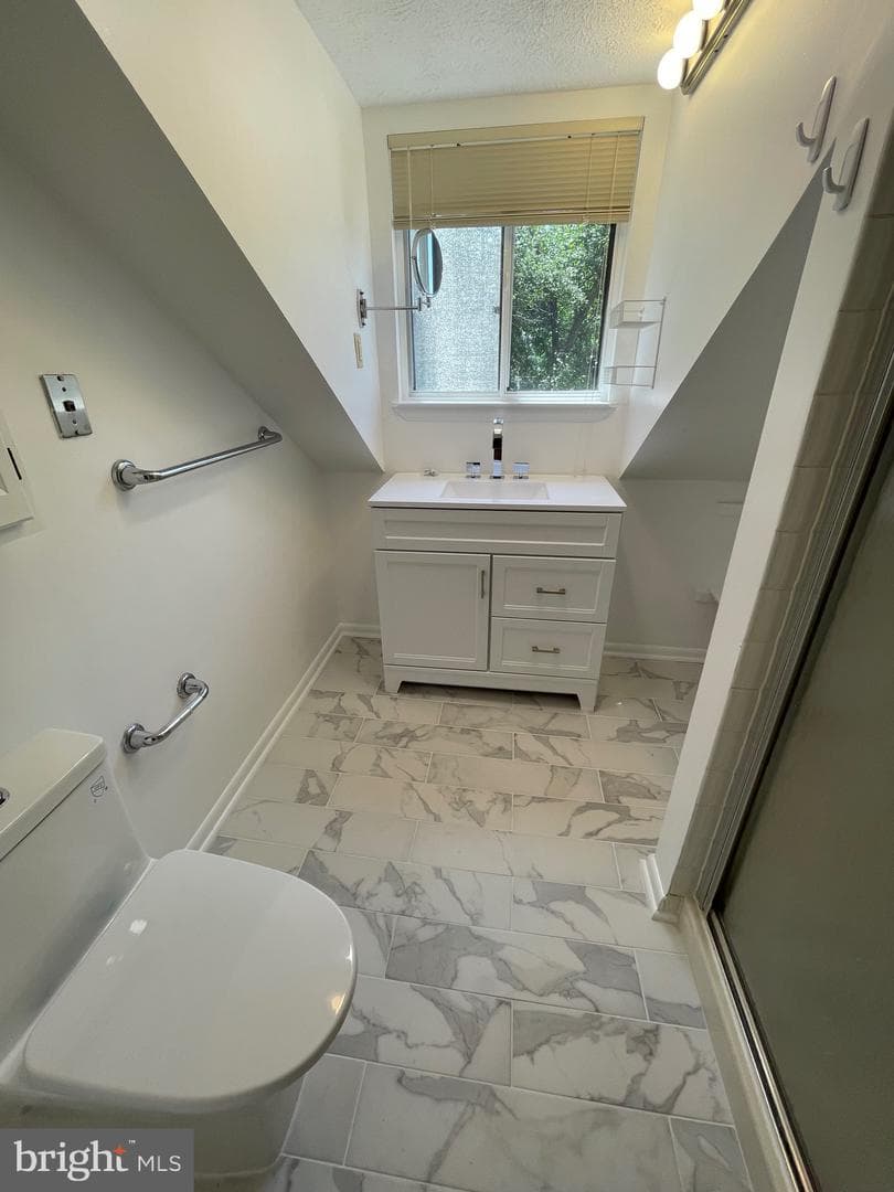 327 S Horners Lane photo 15